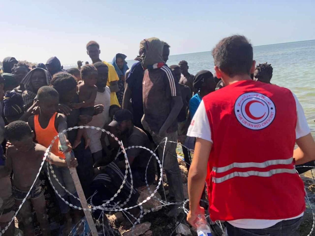 Migrace_Organiz's tweet photo. Libyan-Tunisian border.

Thanks to the Libyan Red Crescent and the Libyan border security for assistance. https://t.co/KI9LHyTifB