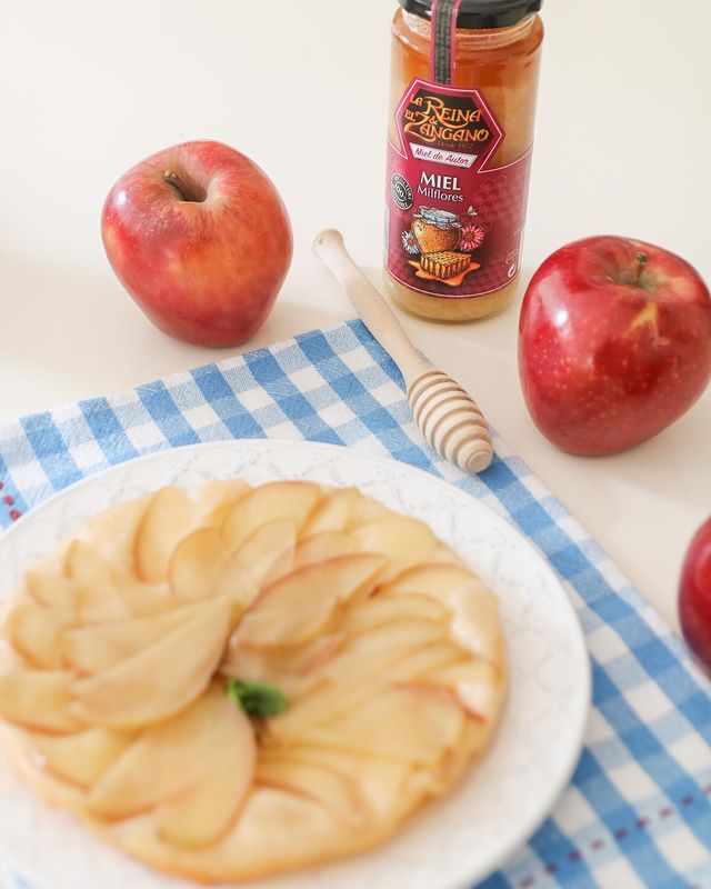 Goloso, bienvenido al paraíso 🌈🤤

¿Sabes que para elaborar esta tarta de manzana <a href="/EliEscorihuela/">Elisa Nutricionista</a> ha usado miel de Hidromiel de Curia? 🍯