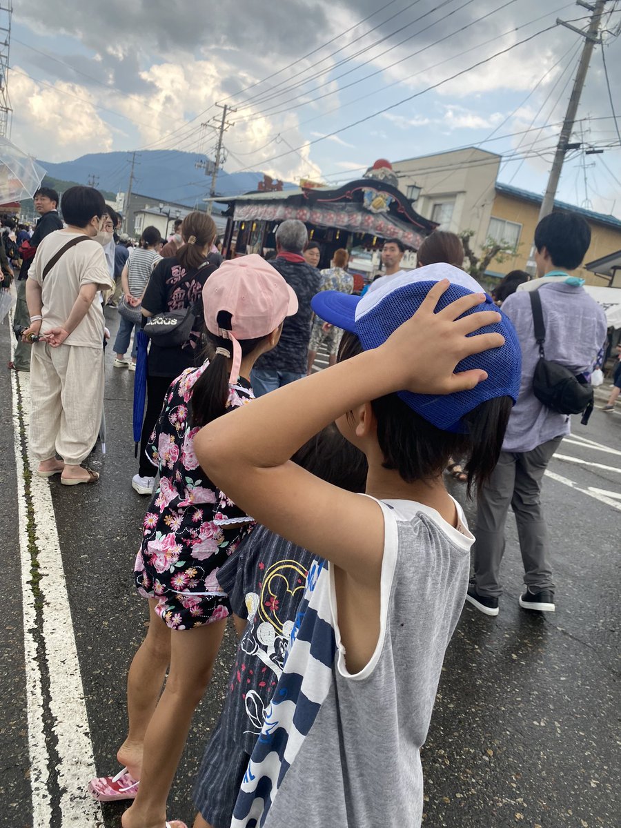 hoshi4_7's tweet photo. 5年振りに地元のお祭り、祇園祭行けた🥰

5年前はまだ全員未就学児で
あちこち歩くから大変だったけど
今回実母も同伴してくれたし
そんなにバタバタしなくて良かった🫶

その代わりお金めっちゃかかった😂
けど、楽しかった！って
言ってもらえて稼いだかいがあったぜ🤣 https://t.co/LfJH5YZ99Z