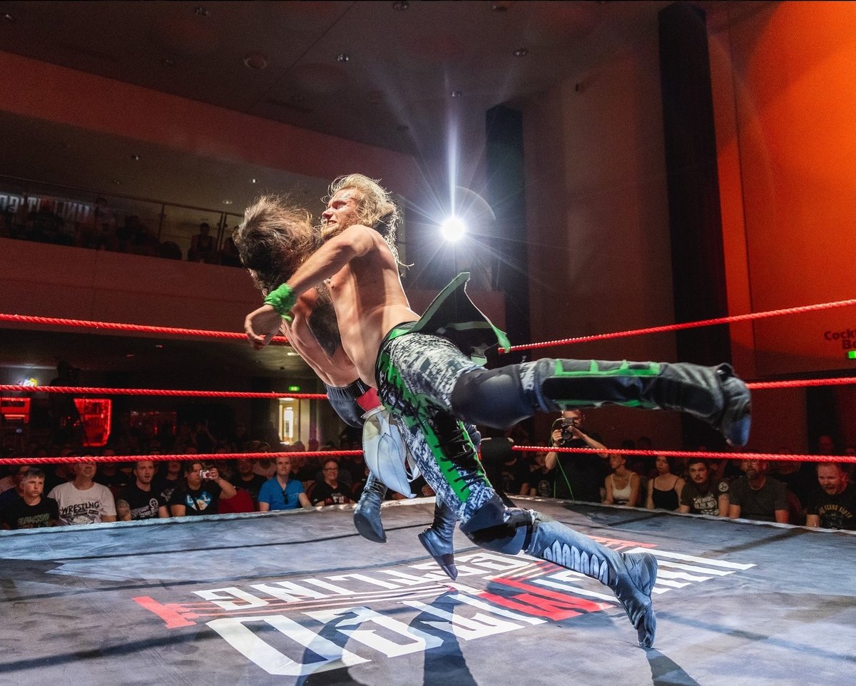 Zuletzt konnte Damon Saint einen Überraschungsieg gegen Maggot einfahren. Als nächstes will er Unlimited Wrestling im Red Diamond Cup bei #Wrestival vertreten. Wird der General Manager zustimmen? Am 29.7.23 bei #Thunderstorm finden wir's raus!

🎟️wrestlingtickets.de