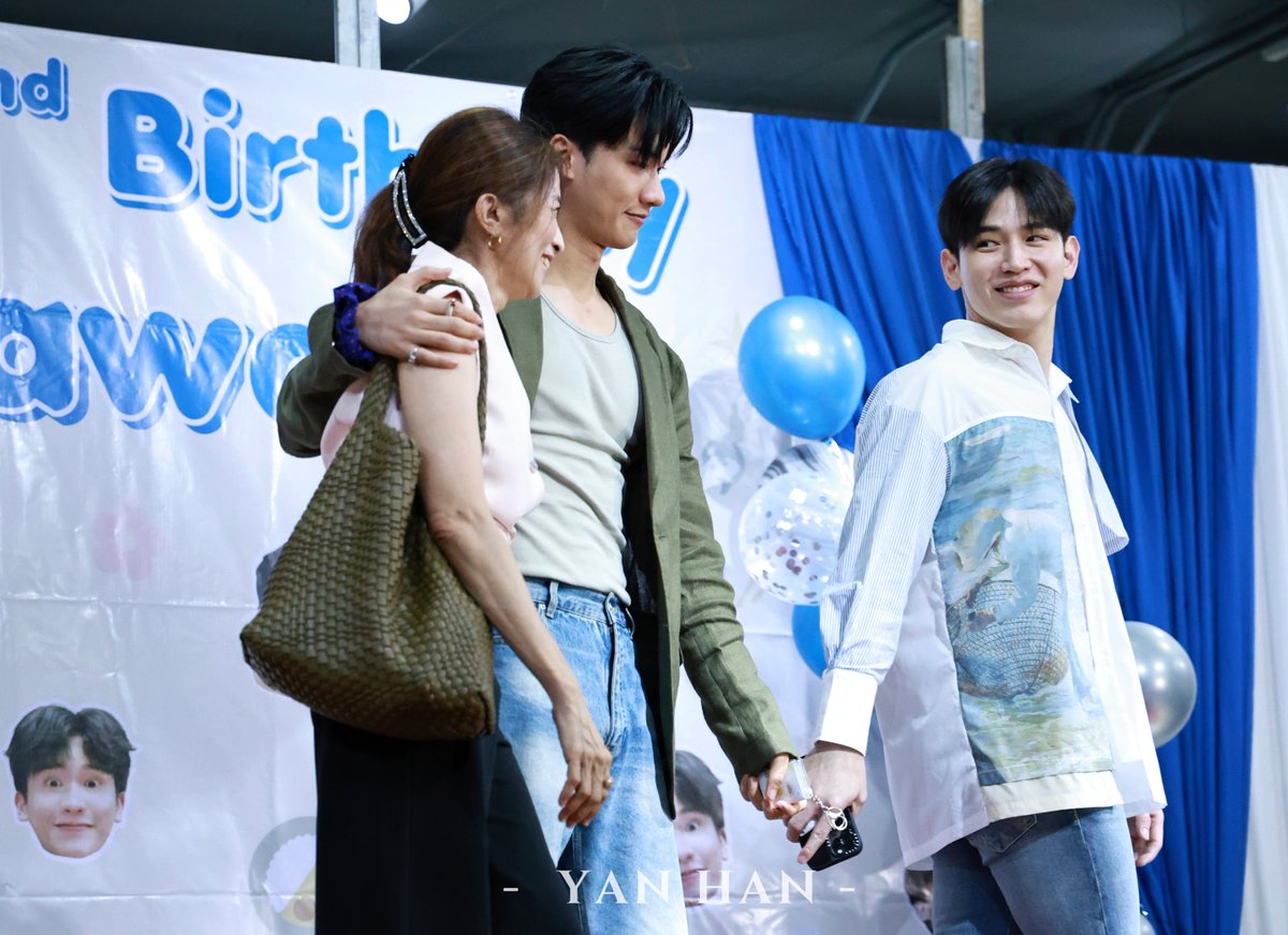 YanHantaynew's tweet photo. we are family💙🤟🏻
#Taytawan32ndBirthdayCharity
#เตนิว #Tawan_V #Newwiee 
@Tawan_V @new_thitipoom https://t.co/remqjrz1OB