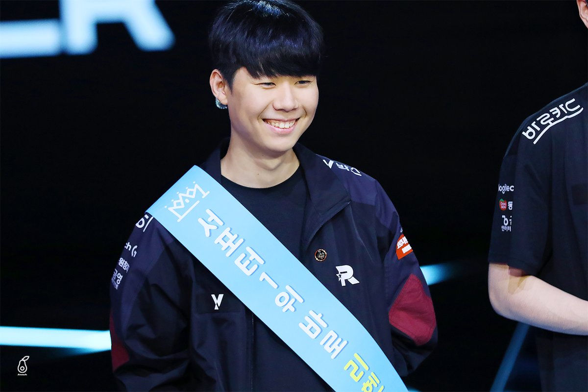 230722 LCK GEN vs KT

LCK 서폿 최초 500전 1등!! 리헨즈~~

#LCK📷 #KTWIN #Lehends #리헨즈 #손시우
