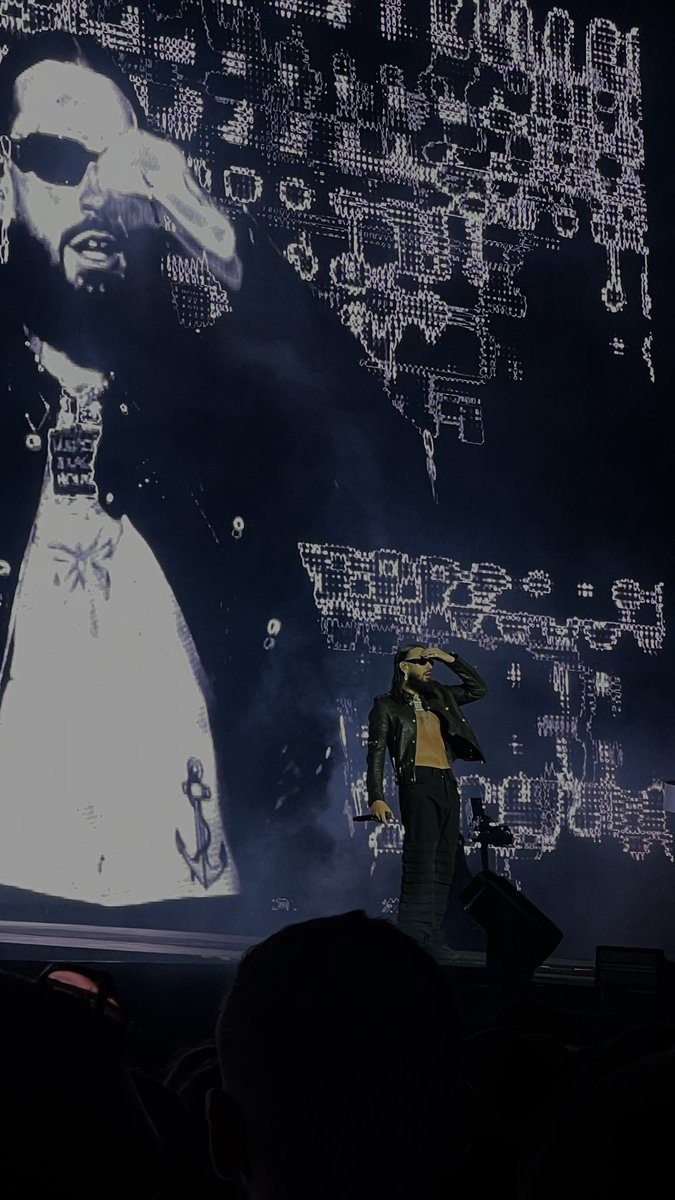 k__abd's tweet photo. THREAD VIDÉOS CONCERT DU S AU VÉLODROME C’EST TIPARRRRR ( PARTIE 1) 🔥🔥 https://t.co/ifCyaNsvVy