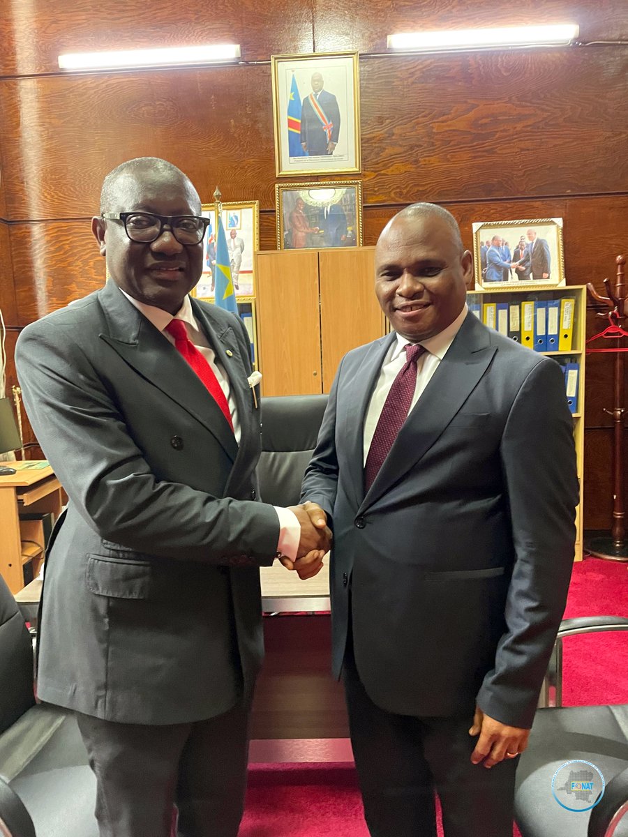 M. ISANGAMELA BOTULI Joseph Louis, DG du  FONAT, s’est rendu au Palais du Peuple pour rencontrer le Secrétaire Général du Sénat, M. MUKUALA BATEKE Jean pour non seulement le féliciter pour sa nomination mais encore pour présenter ses civilités à un ancien collègue de ENA France”.