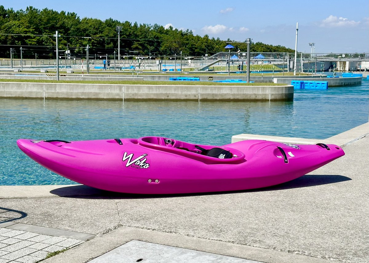 Wakaの最新艇Stoke
かなりのボリュームでどんな激流も突破できそう。
#カヌースラロームセンター