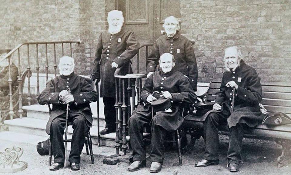 RT @mongsley: A Group photograph showing the five last survivors of Waterloo at the Royal Hospital, Chelsea c. 1880. https://t.co/3psliPG9Aa