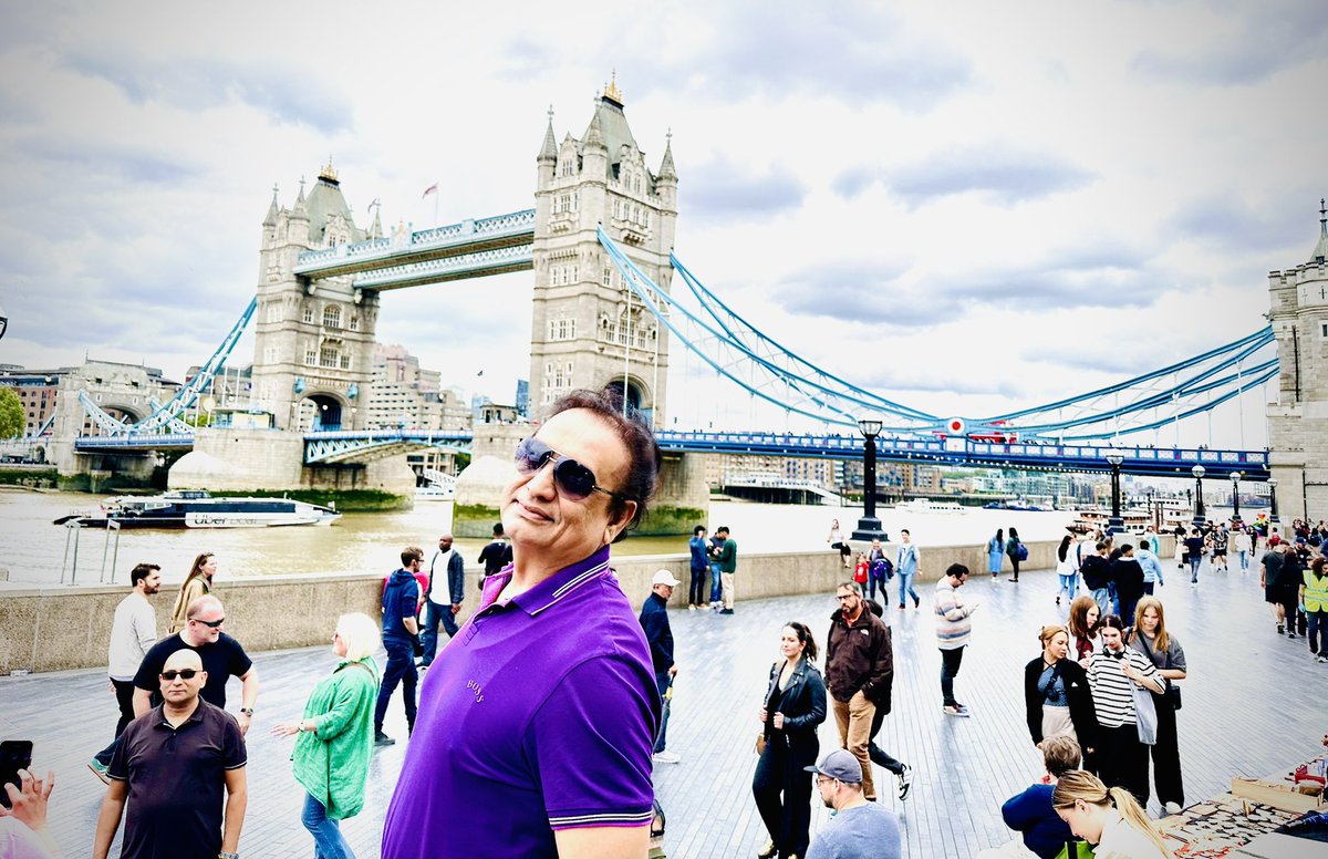 sanjayshuklaphr's tweet image. London vibes.    #itrained