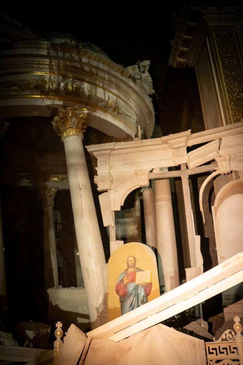 One of russian missile hit Transfiguration Cathedral in Odesa. Russian aggressive and unprovoked war are damagingd
and localy destroyed Ukrainian cultural heritage . @UNESCO
#RussiaUkraineWar
#Cathedral  @amnesty @hrw