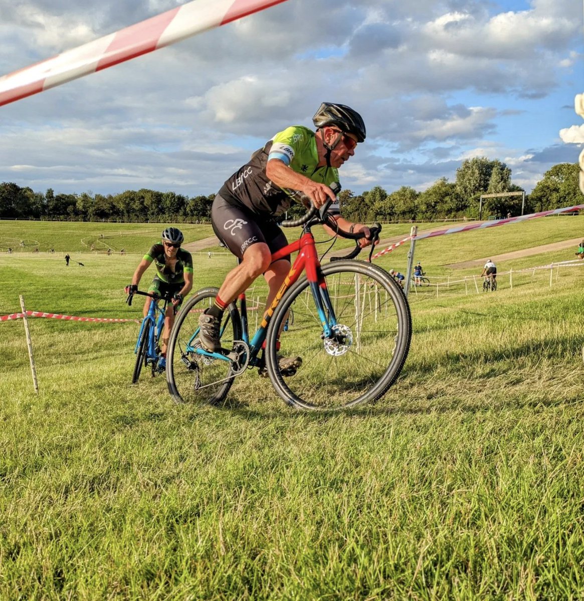 ONLINE ENTRY FOR WED RACES CLOSES 2355
.
This is Darren.
Darren never remembers when online entries close.
Don't forget like Darren.
Enter now 👇 (link also via website/CX hubz app)
.
britishcycling.org.uk/events/details…
.
📸 @lindzbarral
.
💜