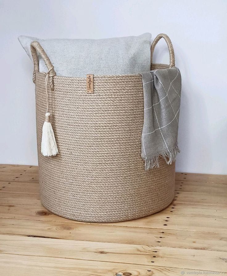 BirungiMargret5's tweet image. Your crocheting products, laundry basket🧺, tables...🤗 Support the hustle.