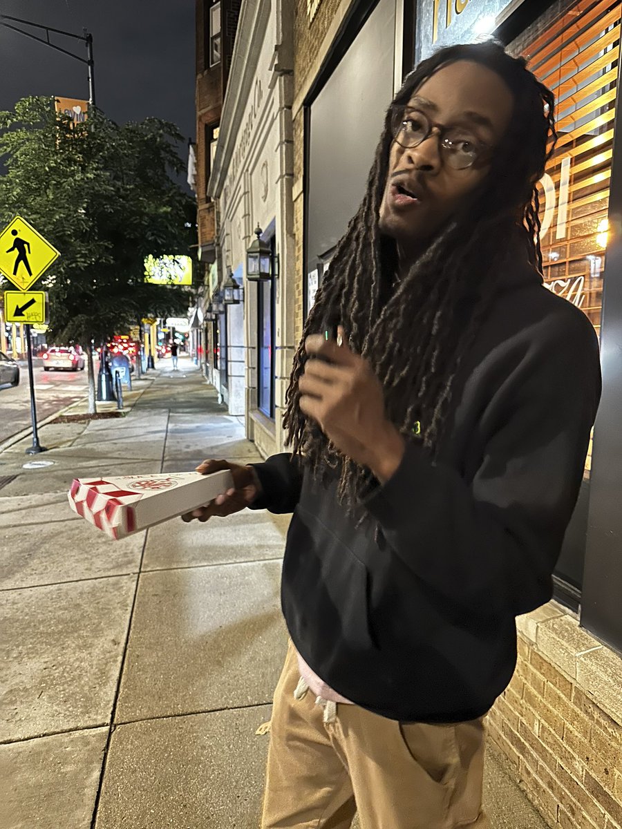 We get out here with the people…
What CEOs you know outside FR fr!? 
•
#KeepRolling
