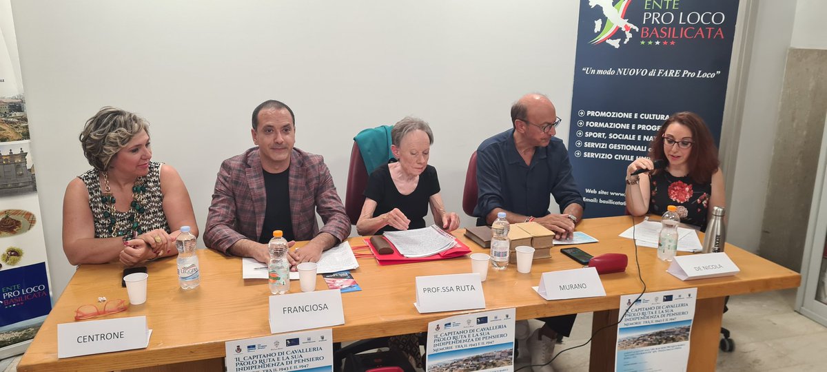 prolocobas's tweet image. A 110 anni dalla nascita del Capitano di Cavalleria Paolo Ruta nato a #Barile la #ProLocoBarile con il #Comune e il Club #Unesco del #Vulture ha ricordato la figura dell&apos;illustre lucano. Alla figlia Annabella Ruta consegnata la #tesseradelsocio onoraria #Epli #ProLocoBasilicata