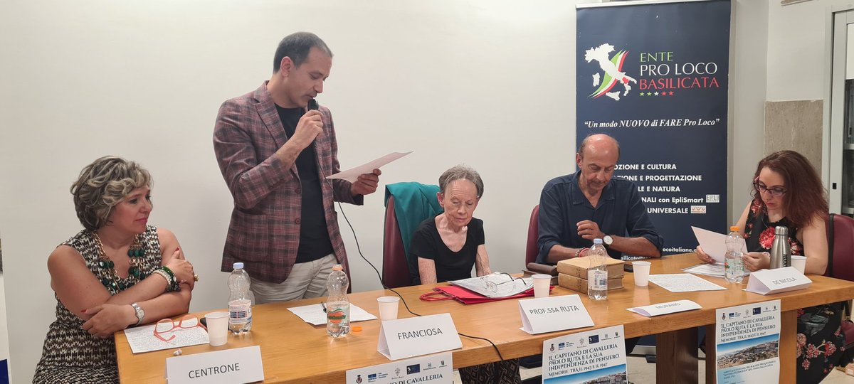 prolocobas's tweet image. A 110 anni dalla nascita del Capitano di Cavalleria Paolo Ruta nato a #Barile la #ProLocoBarile con il #Comune e il Club #Unesco del #Vulture ha ricordato la figura dell&apos;illustre lucano. Alla figlia Annabella Ruta consegnata la #tesseradelsocio onoraria #Epli #ProLocoBasilicata