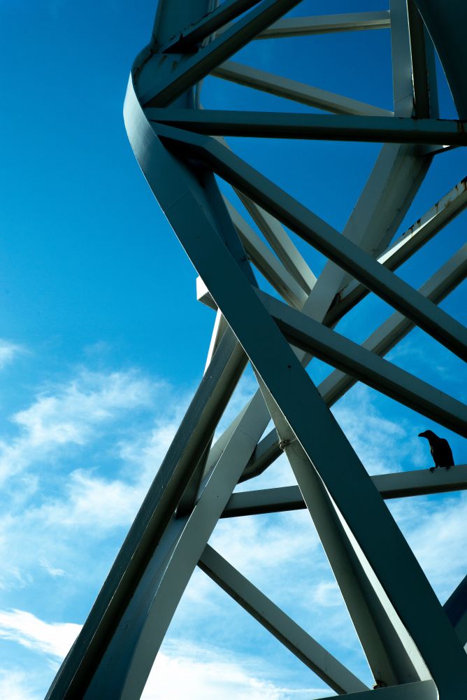 Blue skies, iron towers, and crows during the rainy season.

#Leica #広島 #photo #写真 #写真好きな人と繋がりたい #photography #写真撮ってる人と繋がりたい #写真で奏でる私の世界 #ファインダー越しの私の世界 #キリトリセカイ #HIROSHIMA