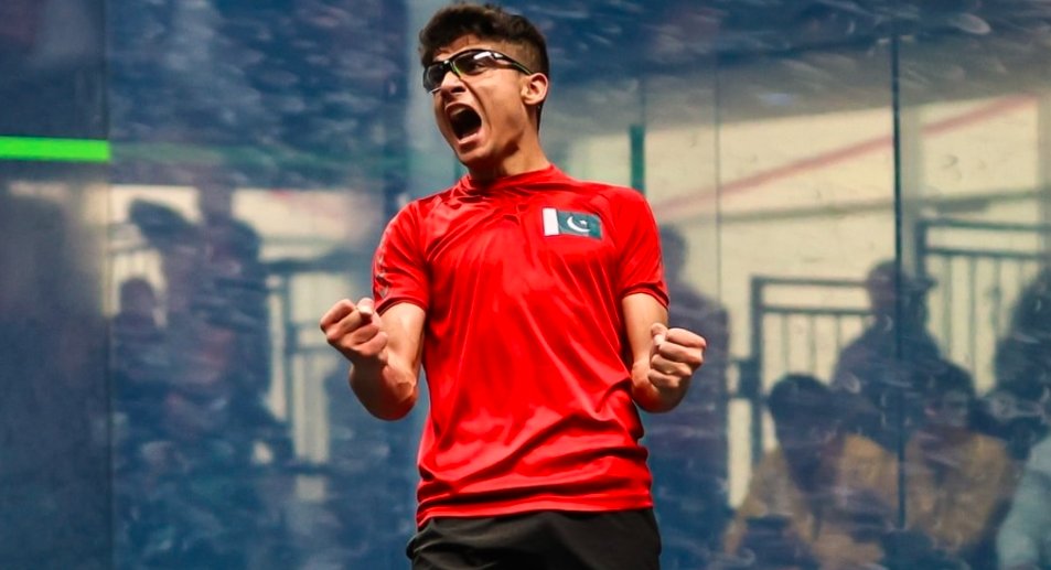 GloriousPakis's tweet photo. Amazing 37 years since #Pakistan claimed this victory! #HamzaKhan's triumph marks a remarkable milestone for Pakistani athletes and showcases their potential on the global squash stage.

Congratulations on this unforgettable achievement! 

#WorldJuniorSquash #GloriousPakistan https://t.co/LvEsGciXzo