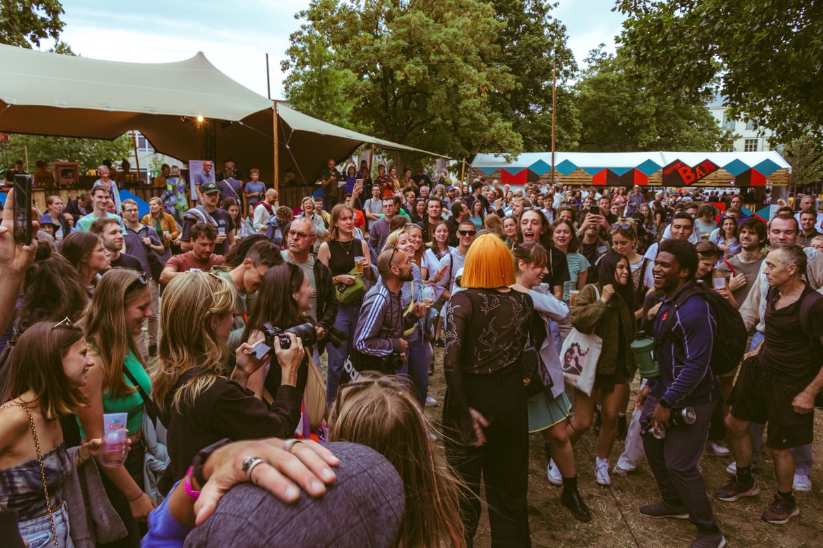 Gentse Feesten vorige week was misschien wel mijn favoriete show tot nu toe 🦋 next up is <a href="/suikerrock/">Suikerrock</a> en ik kan letterlijk niet wachten!!!

Insane pictures by <a href="/larissatjhe/">Larissa Zenner 🪩🦋✨</a>