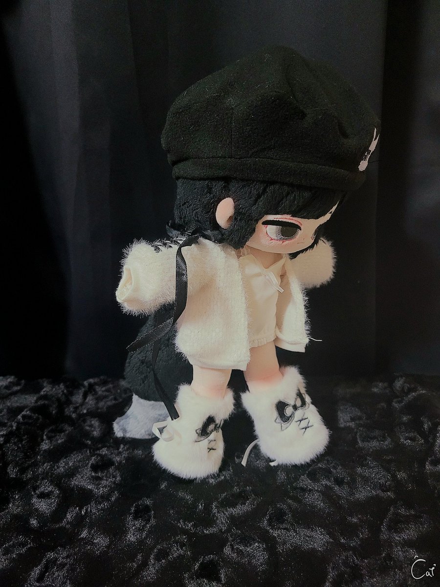 내의가 취미였던 자의 방안

#Cat_and_a_som