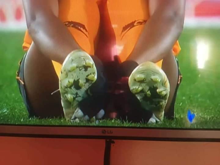 @eliasmunshya @FIFAPresident What is that seriously Bakwetu, whoever supplied those boots and the one who accepted them will not see heaven.