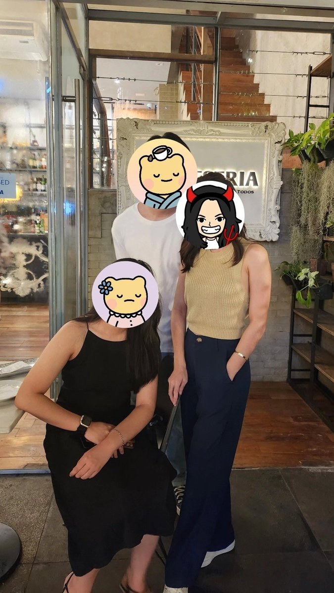 redmartinii_'s tweet photo. How my bull buddies (or should I say pals?) and I cope when the market is dry 🍷 https://t.co/VWlgexUnzA
