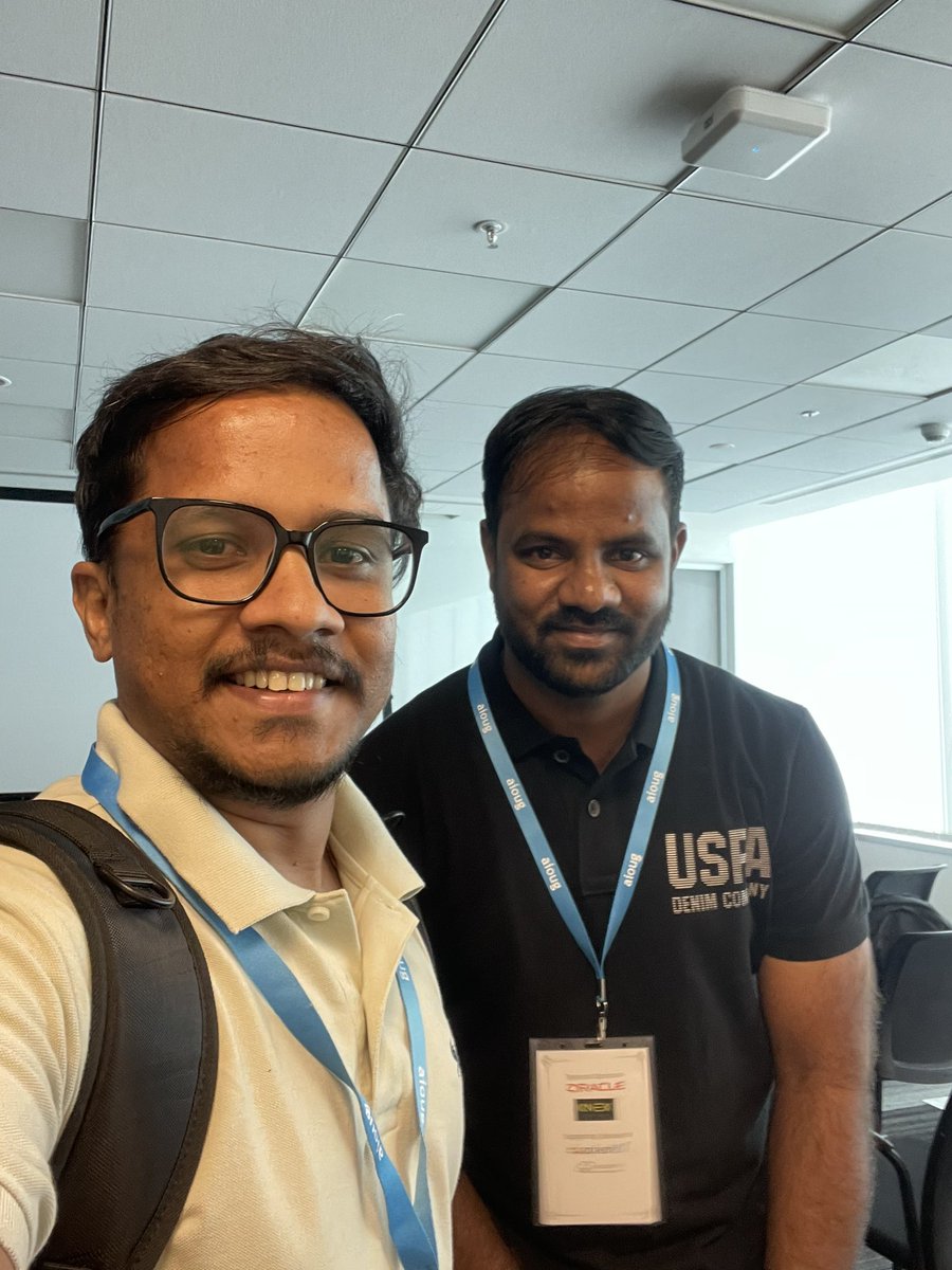 Amazed by the cool new features presented by @Roopesh_Thokala at #OCYatra2023. 
 
Here is one with the man himself.

@OCYatra