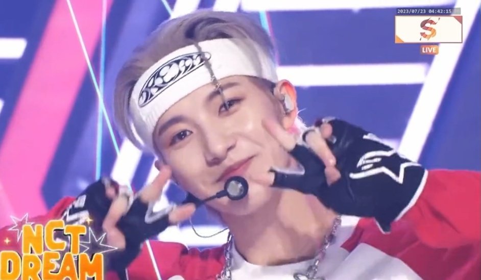 renjun ending fairy so cute 😭