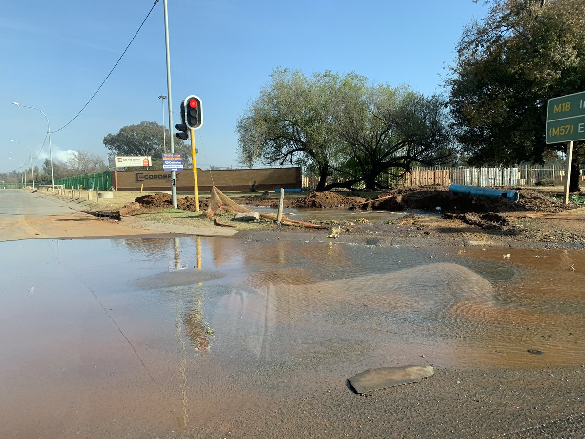 CJMontgomery15's tweet photo. @CoE_Call_Centre hardly a day after the water repairs in Clayville, and the water is gushing out even more than it did earlier this week. When will a proper fix be done? Corner of Porcelain and Main Road. https://t.co/9tawP8Z6iv