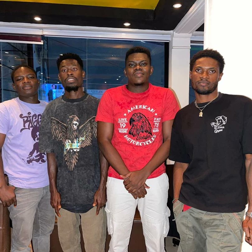 mirakleGh's tweet photo. Ditto music Distribution talks with Don was a sarkcess Yesterday … A lot learnt  @Donsarkcess   Thanks for holding us down..🙏🏾🙏🏾 🔥🔥🔥 https://t.co/Od0stW73LD