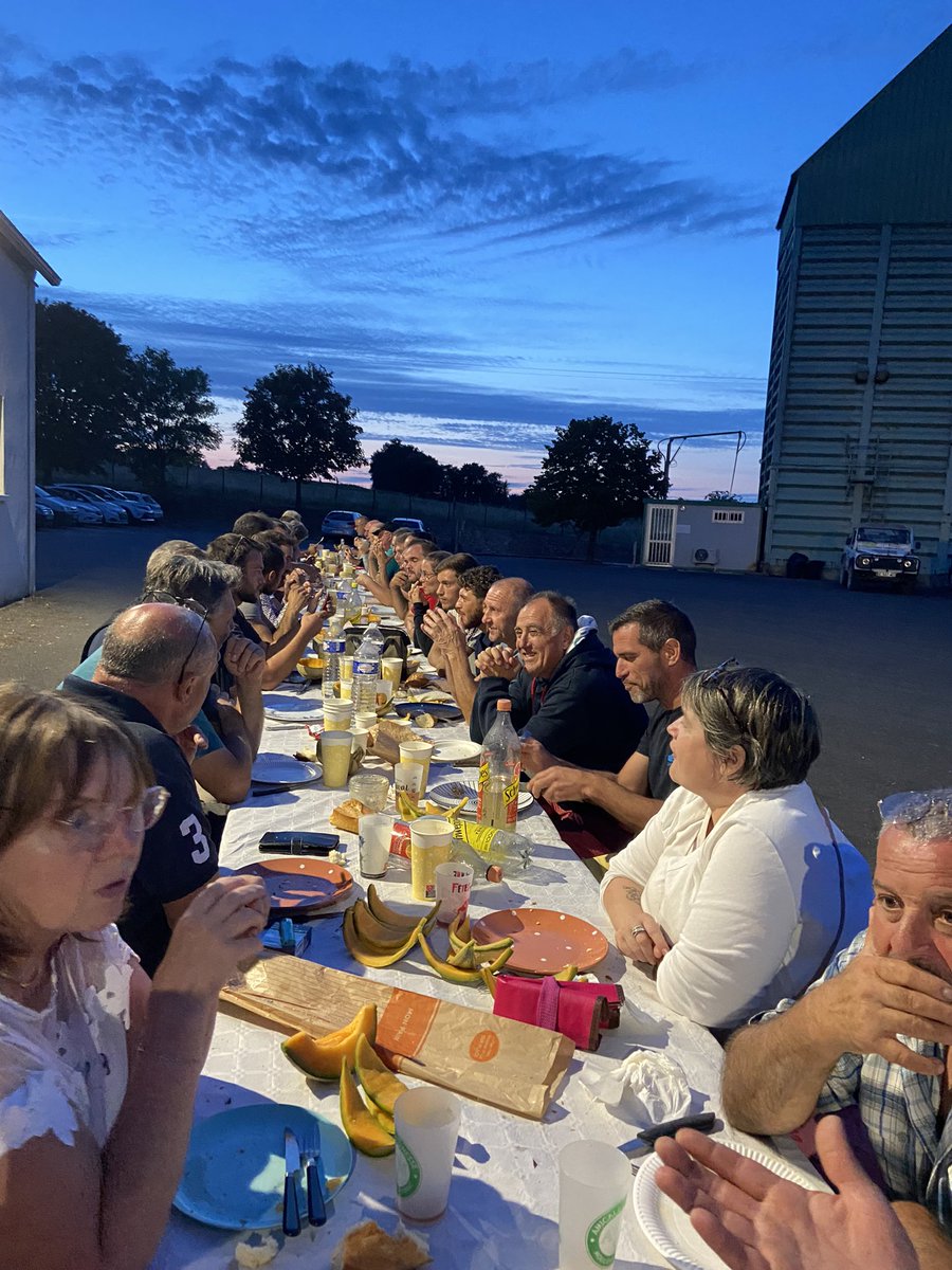 Bgovaert1's tweet image. La traditionnelle gerbaude 🌾qui marque la fin des moissons.
#moisson2023