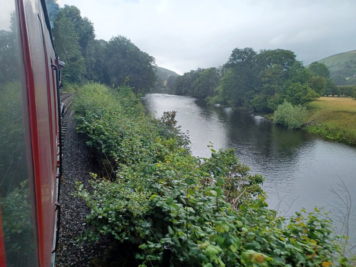 #Llangollenrailway Picturesque scene on the Llangollen & Corwen steam railway.