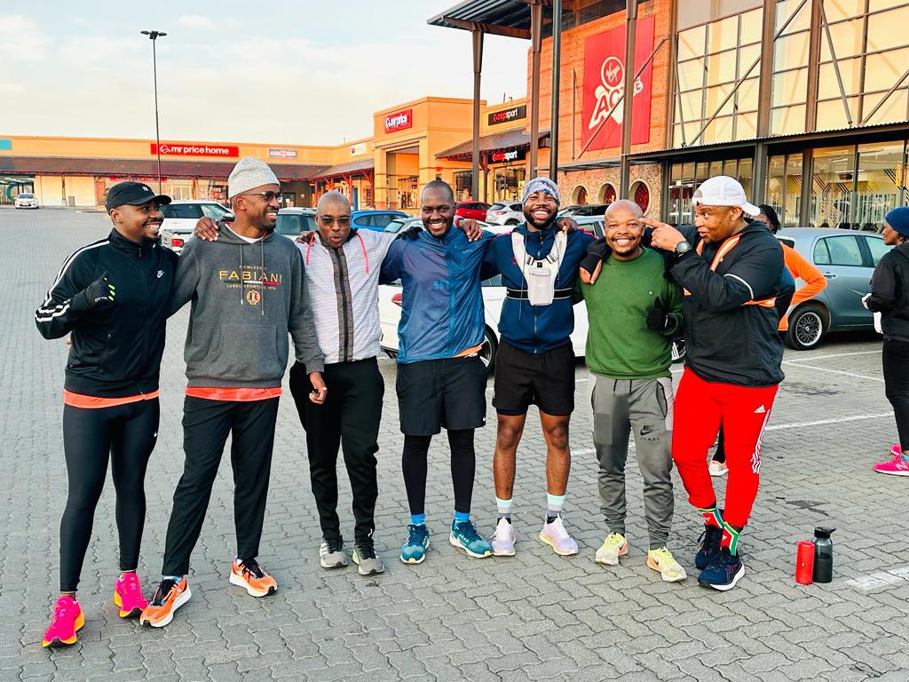 The gang this morning. Day 7 of the challenge. Kusele kancane to the end of the challenge. 
#RunningWithTumiSole #FetchYourFitness #FetchYourBody #Midcrew