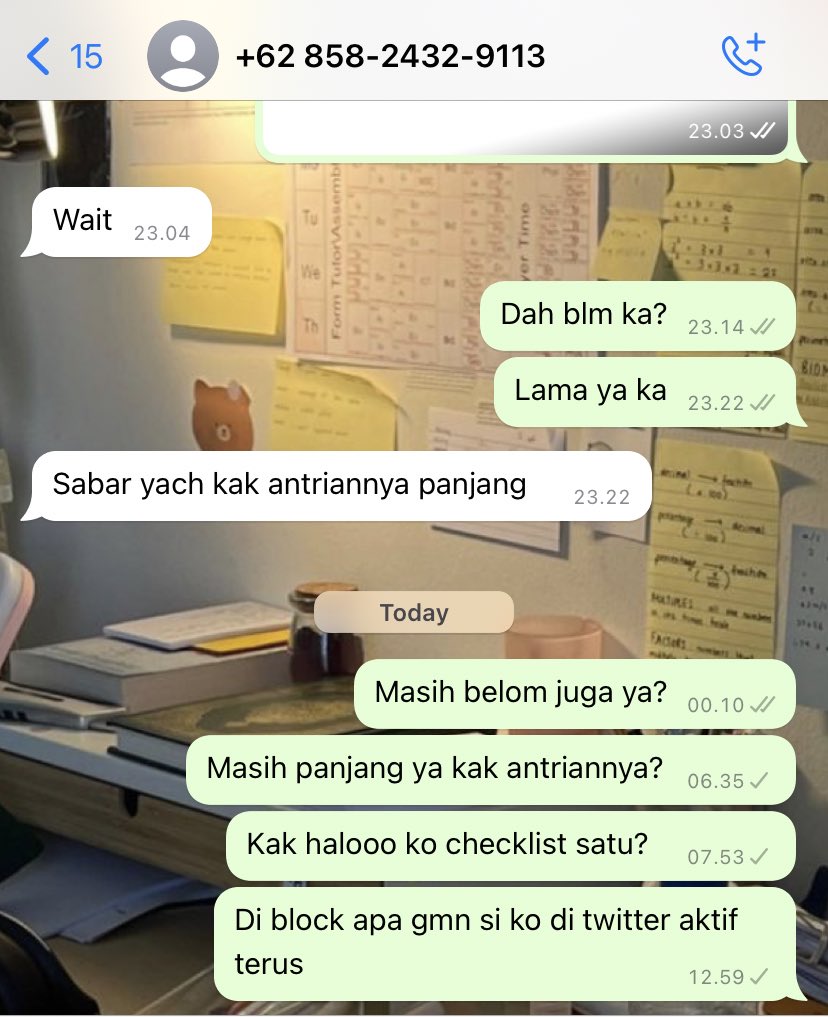 lanayaass's tweet photo. Semalem, aku mau gacha event sanrio pake tiket gratis lewat misi top-up 250 diamond. Aku ga ngeh sama harganya soalnya aku bales yang tokonya bales pertama aja. Dan toko ini yang bales duluan. 

Abis chat mau order, langsung tf dalam waktu semenit. Abis itu langsung ngilang 🙃 https://t.co/QgW10pxhiI