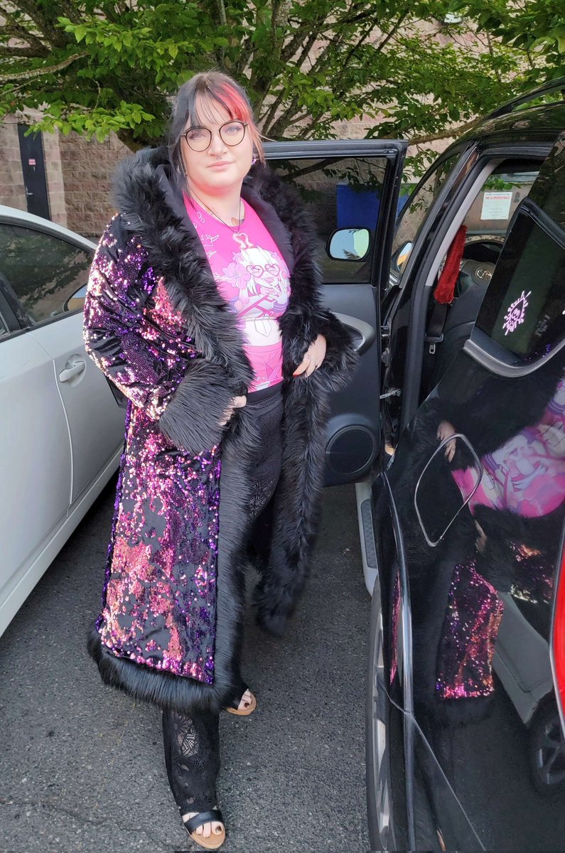 C0RV1DCOS's tweet photo. I own a single pink item of clothing so naturally wore it to Barbie https://t.co/93qnh7lDlS