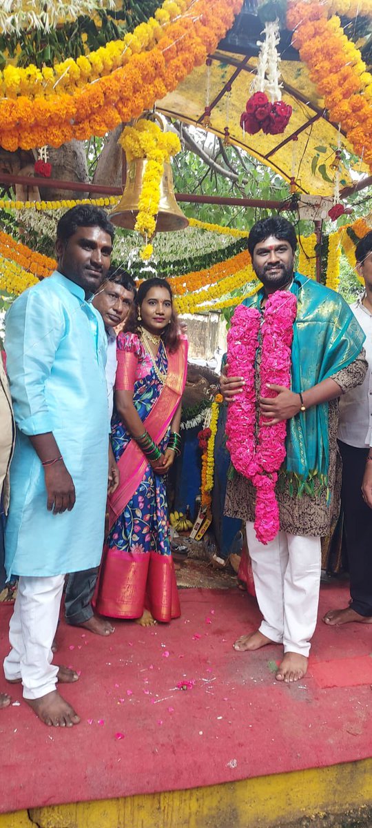 talasani_sai's tweet photo. ఆషాడ బోనాల సందర్బంగా మోండా మార్కెట్ పరిధిలోని సాంబమూర్తి నగర్ శ్రీ ఎల్లమ్మ దేవస్థానం లో ప్రత్యేక పూజలు నిర్వహించడం జరిగింది. #Bonalu https://t.co/prXK6ecrGC
