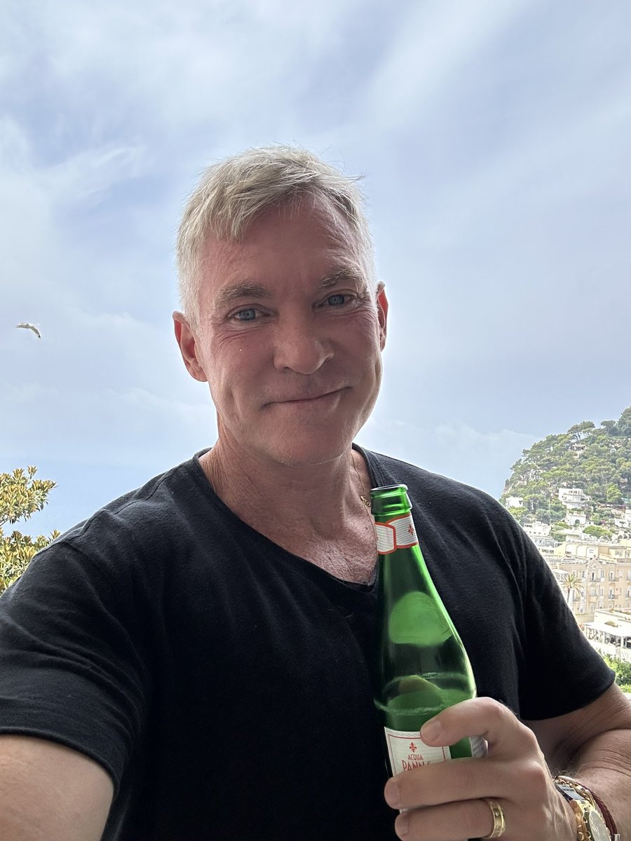 SamChampion's tweet photo. So hot and humid… it’s #bringwater on this trip https://t.co/QMIT3jFV4t