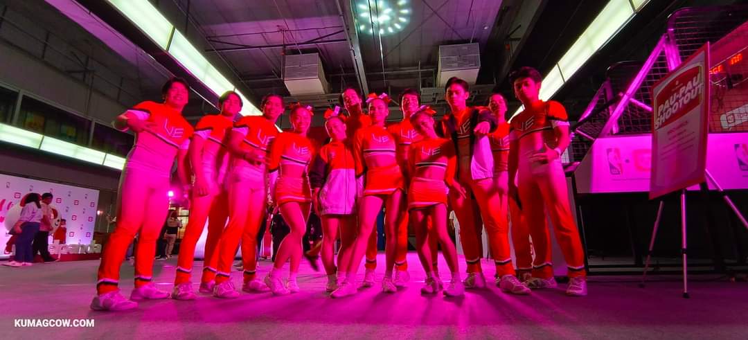 UE_REDTRIBE's tweet photo. Check out the @UEpepsquad performing and having fun at the foodpanda 3x3 event

 #LiveLikeAPanda #BallLikeAPanda #foodpanda 🐼 #UEPepSquad https://t.co/zJ2Y5SOPkh