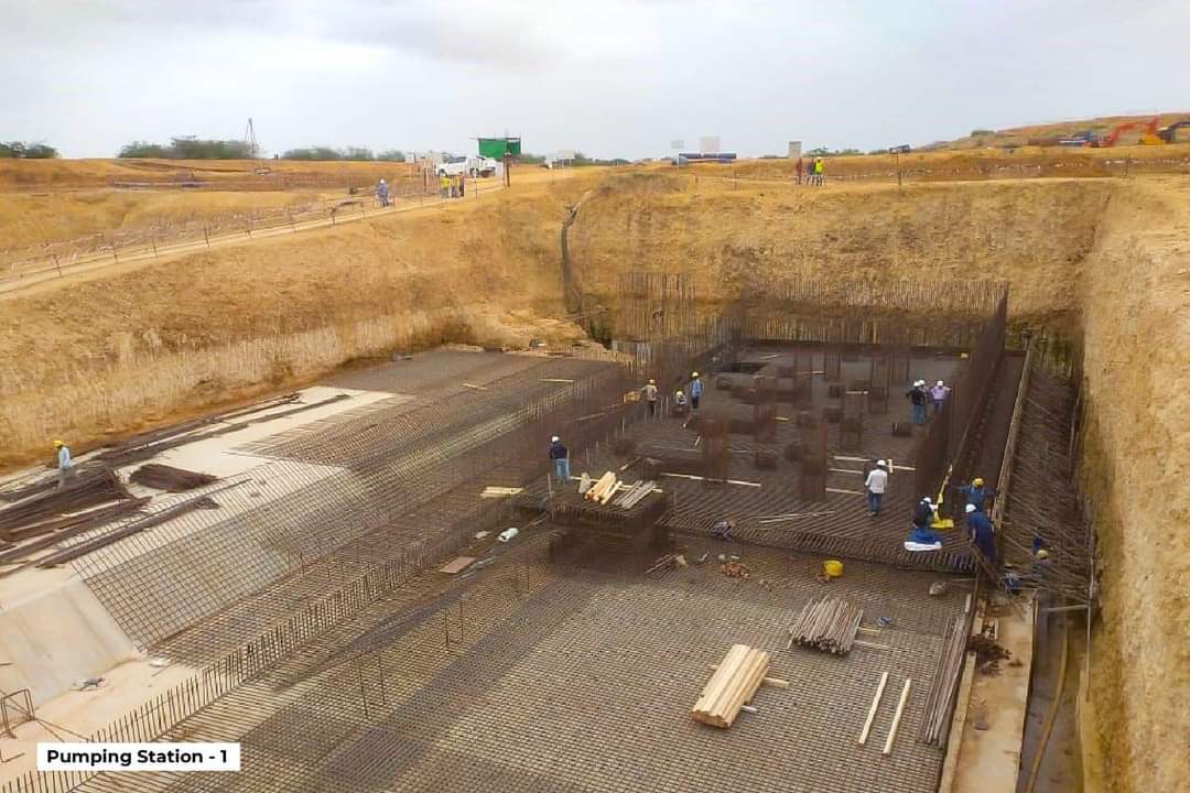 shahsabg's tweet image. Construction with full swing day/ nights Greater Karachi Bulk Water Supply Scheme, K-IV Project - designed to supply 650 million gallon per day #Karachi from Keenjhar lake.completed in two phases.WAPDA #constructing Phase-I, which will provide 260 MGD to Karachi #Sindh #Pakistan