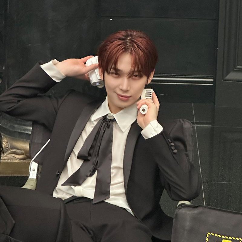 goldenksunoo's tweet photo. 🖤🤍 #SUNOO https://t.co/acI4dkWpBo