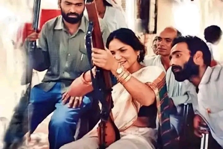 nikamdd's tweet photo. देश सिर्फ "फूलन" मांग रहा है !! https://t.co/ymOiF1y4IG