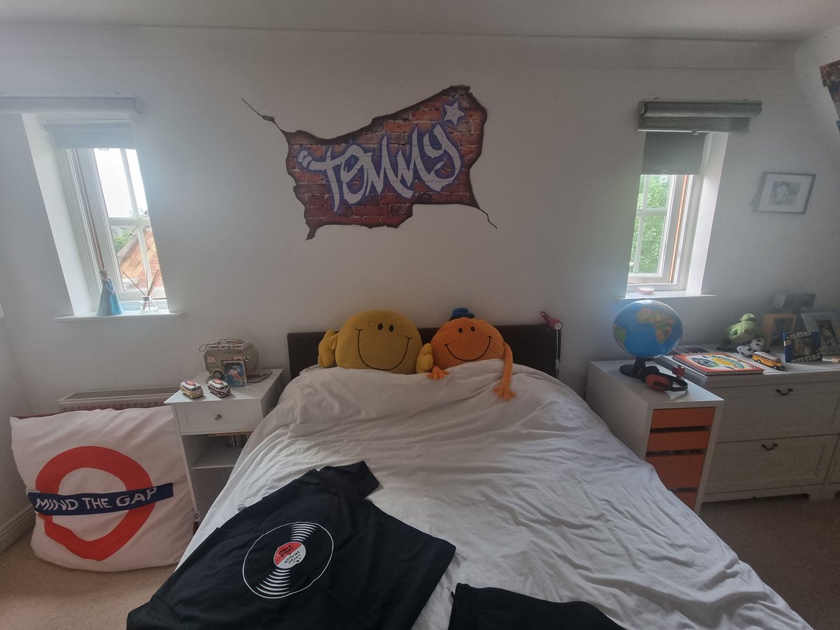 Halls of Llandaff tweet media