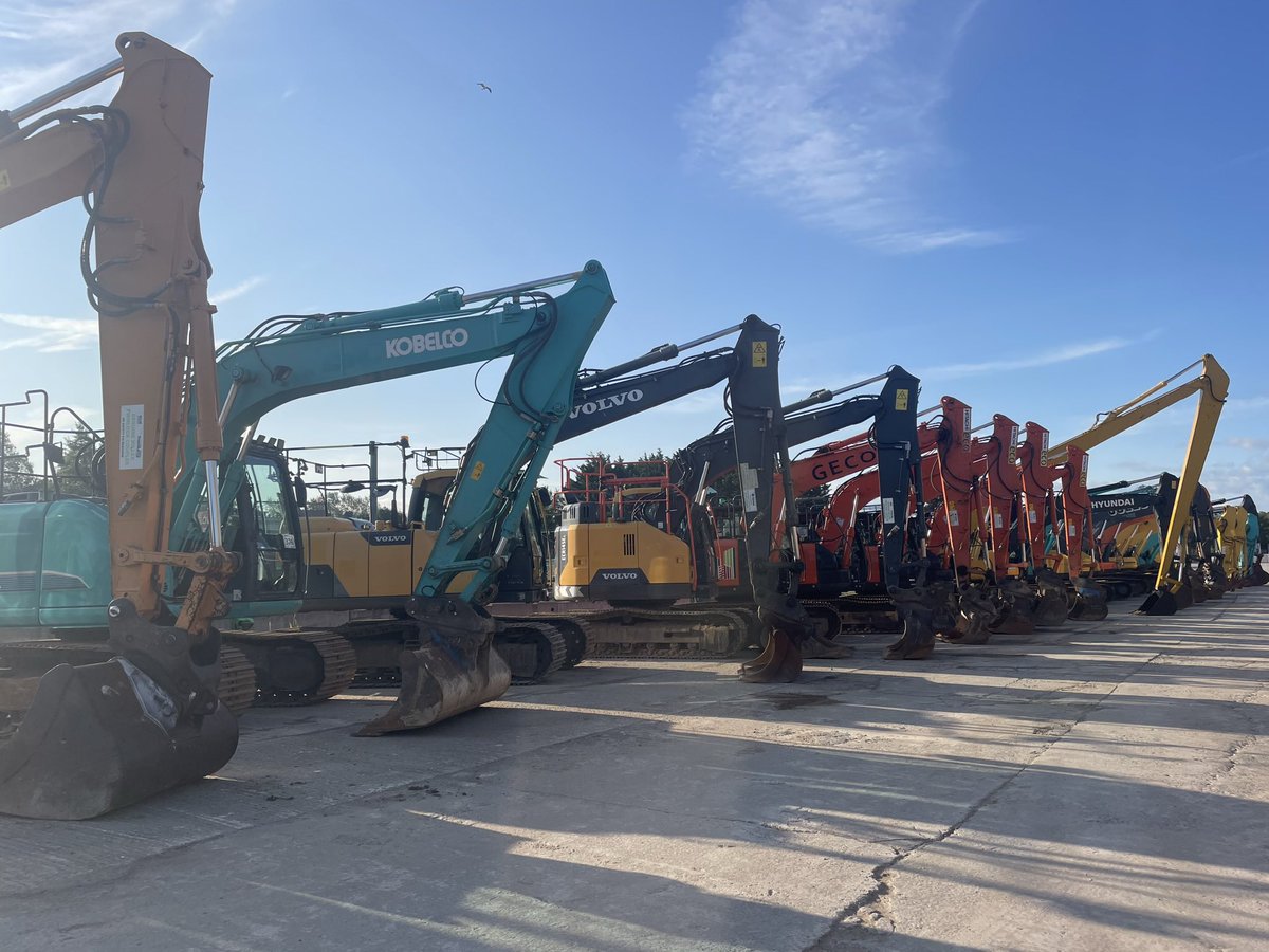 DunnBrosSW's tweet photo. ANNOUNCEMENT TIME! 
Our next auction date will be announced tomorrow! 🤩🤩 
Keep an eye on our socials to hear more about our 8th auction! 👀

Email Us - sales@dunnbrosauctions.co.uk
Call Us - 01823 211888 

#dunnbros #auction #nextauction #onsite #plantandagri #dunnteam #letsgo https://t.co/Y1uOjvrHXU