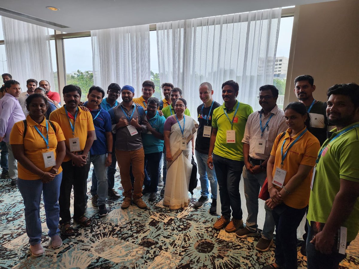 Doyensys's tweet image. The quest for constant learning, love for community and passion for technology had a large group of Doyens gather together at the Oracle Community Yatra 2023.

Doyensys is proud to participate and support this amazing community event organized by AIOUG.

#OracleCommunity #OCYatra