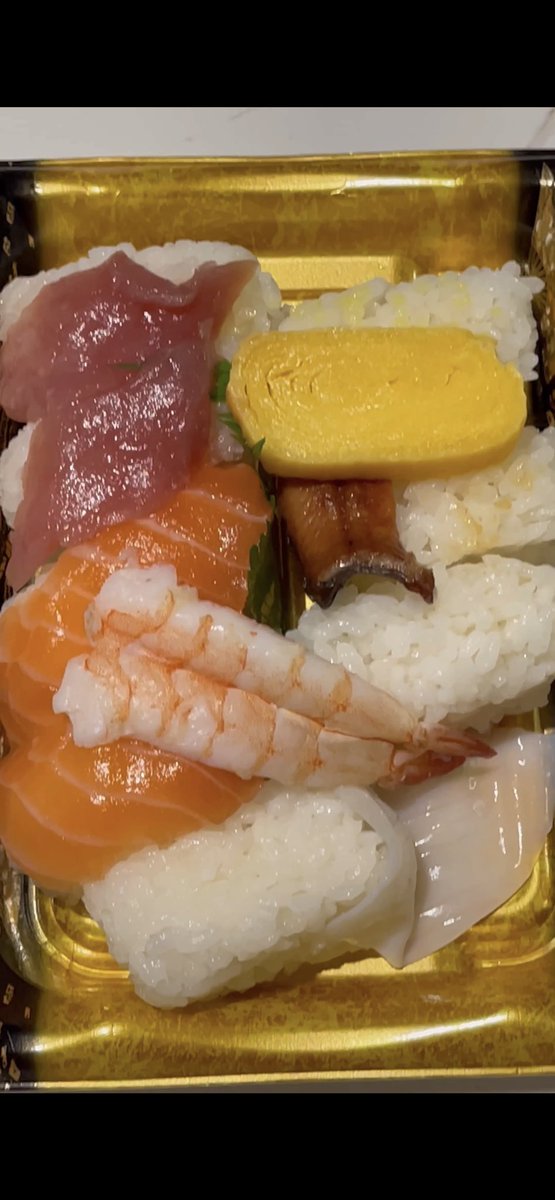 Sushi 🍱 
#foodlover #todayfood #foodblogger #today #menu