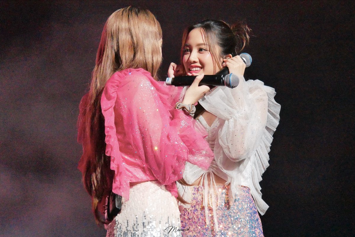 Moonsaid121's tweet photo. 𝟮𝟯𝟬𝟳𝟮𝟮  FANBOOM Live in HK

 🐰🦦
@srchafreen @AngelssBecky 

#FreenBeckyFBinHongKong
#srchafreen​ #Beckysangels
#ฟรีนเบค #FreenBecky https://t.co/KFk9JKbrzN