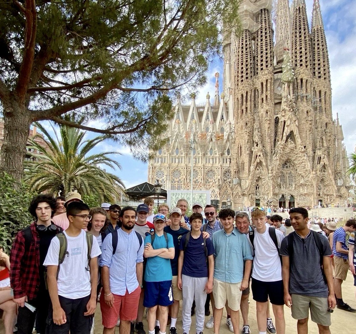 RGS term may have finished for the summer holidays but our senior students are well represented on the <a href="/ChilternMA/">Chiltern Music Academy</a> tour to Catalonia! Here’s a group photo taken outside La Sagrada Familia in Barcelona. #CanDoMusic #chilternmusicacademy #rgshwmusic #tour #memories