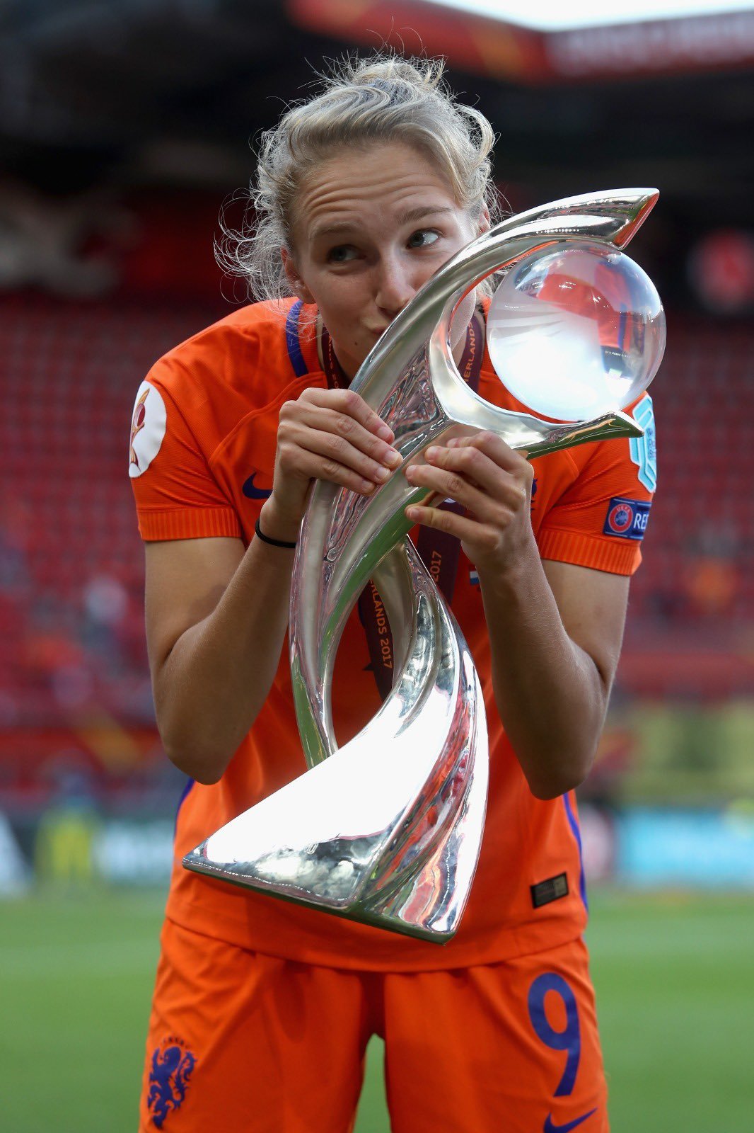 garis-tengah-on-twitter-per-fbref-miedema-sudah-tampil-untuk-timnas