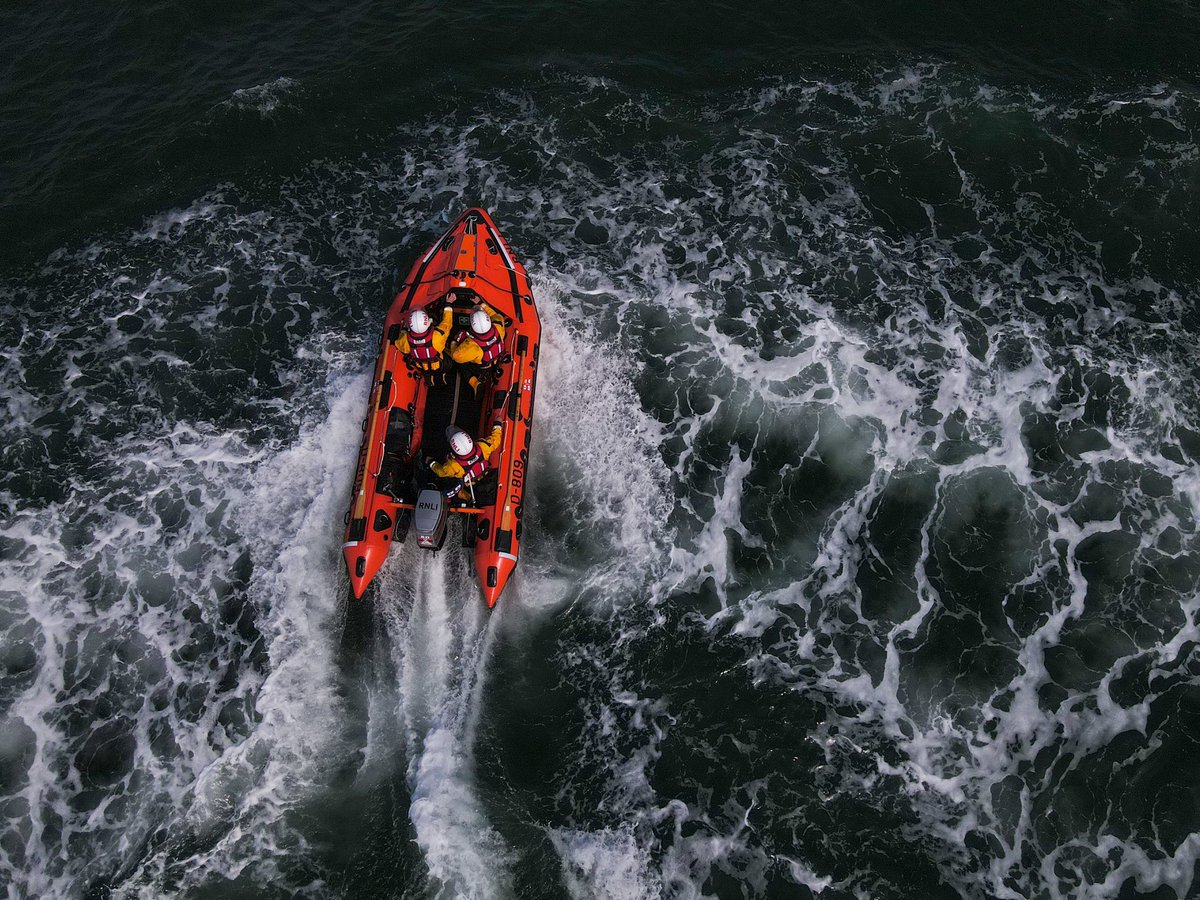 Redcar <a href="/RNLI/">RNLI</a> out on training with the relief D Class inshore lifeboat D-809 Eric Howland, launching with the Tooltrak vehicle TT22. #lifeboat #rnli #lifeboats <a href="/RedcarRNLI/">Redcar RNLI</a>