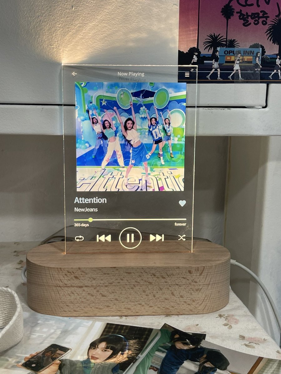 👍복숭아꽃
벽마다 있는 포스터와 사진들이 너무 예뻐서 보은 동안 너무 행복했어요ㅠㅠ 운이 좋게 마감 때 가서 사진도 받았어요❤️ 구경하는 재미가 쏠쏠했습니다🥹

#새_청바지_일주년_축하해
#일주년_쿠키_우리집에만_있지_놀러와
#당근만_먹다보니_벌써_일년