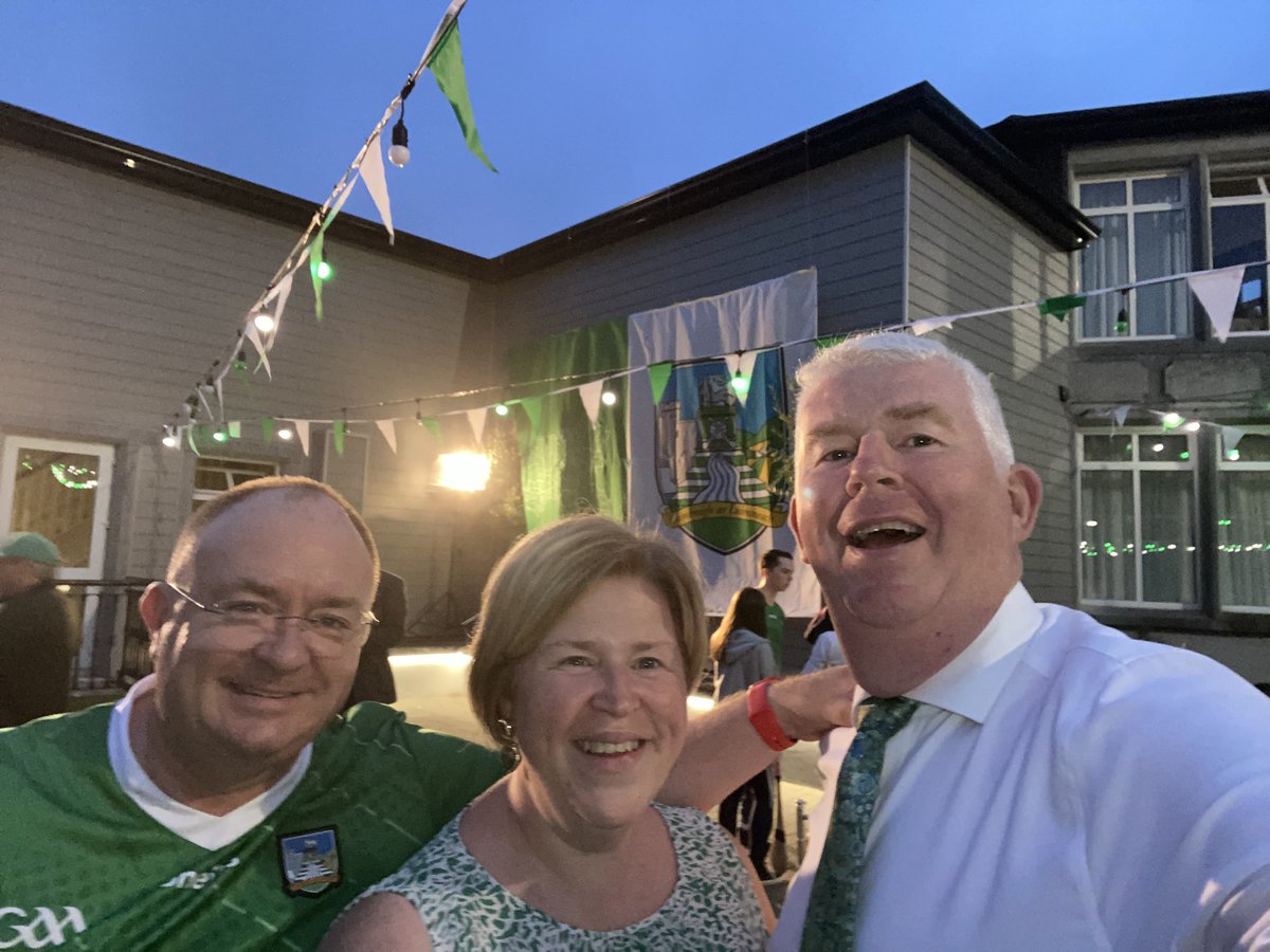 Great night at #UpForTheMatch . All roads lead to Croker today ⁦@WoodlandsHouse⁩ ⁦@MartyM_RTE⁩ ⁦@TheSundayGame⁩ ⁦@LimerickCLG⁩ ⁦@ilovelimerick⁩ #LuimneachAbú #AllIrelandHurlingChampions