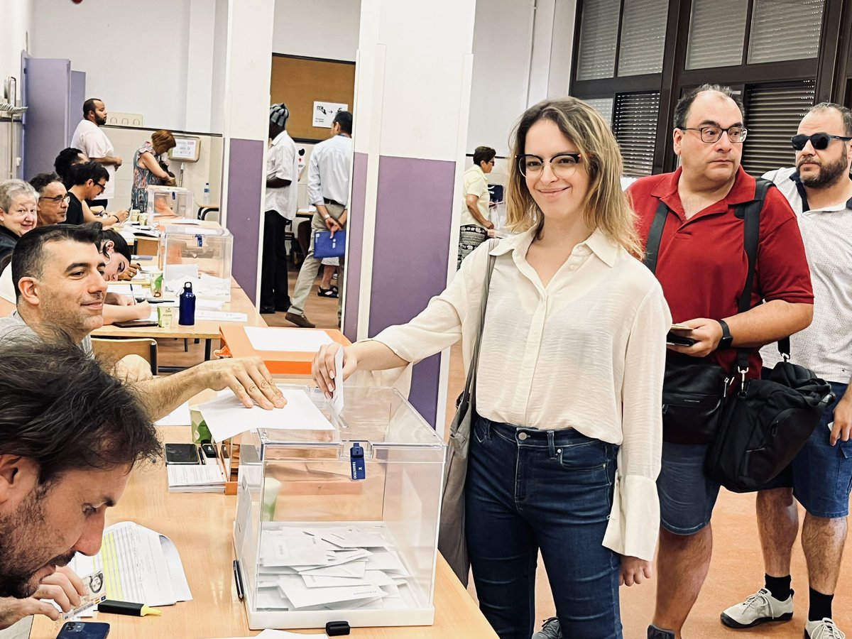 _elizabethduval's tweet photo. Por la esperanza y la libertad. Porque España merece más y es más diversa y orgullosa que ellos. Por el futuro, por @sumar, por ensanchar nuestra democracia y construir vidas más dignas para todas. Con @Yolanda_Diaz_, #EsPorTi. #Sumar23J 🩷➕ https://t.co/APdHqBc47T