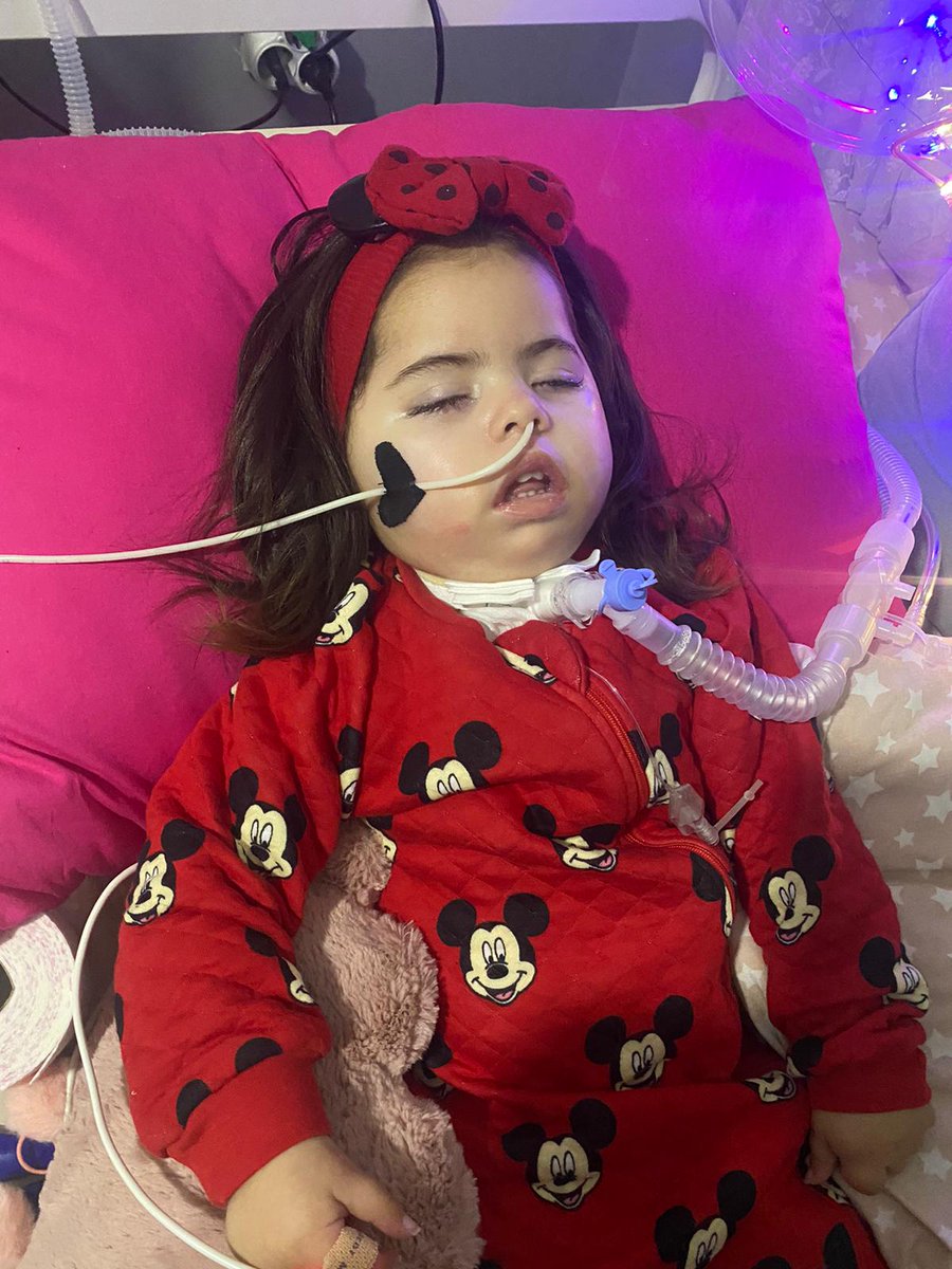 Yaşamak her şeye rağmen güzel.
Herkesin farketmeden yaptığı, rahatça nefes alabilmek Aybüke için makineler olmadan imkansız.

Uzun zamandır kampanyası devam ediyor, daha fazla ona geç kalmayalım.

Az çok demeden Aykız'a nefes olur musunuz 🙏

@aykiz_yasasin